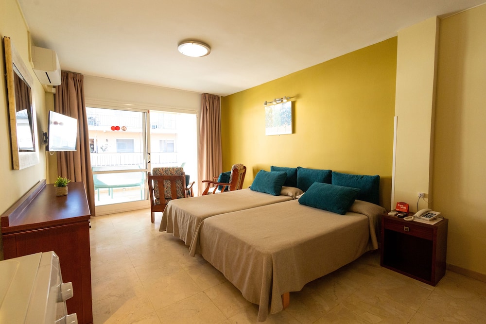 Aparthotel Jabega — Hotel rooms in Fuengirola, Andalusia