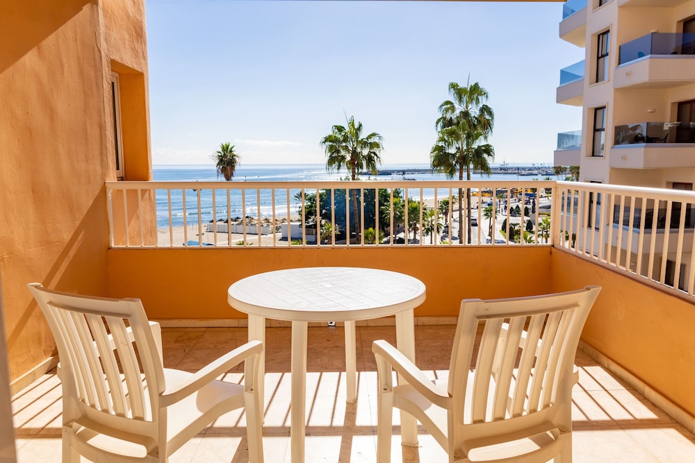 Aparthotel Jabega — Hotel rooms in Fuengirola, Andalusia