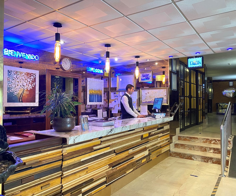 Aparthotel Jabega — Restaurant & bars in Fuengirola, Andalusia