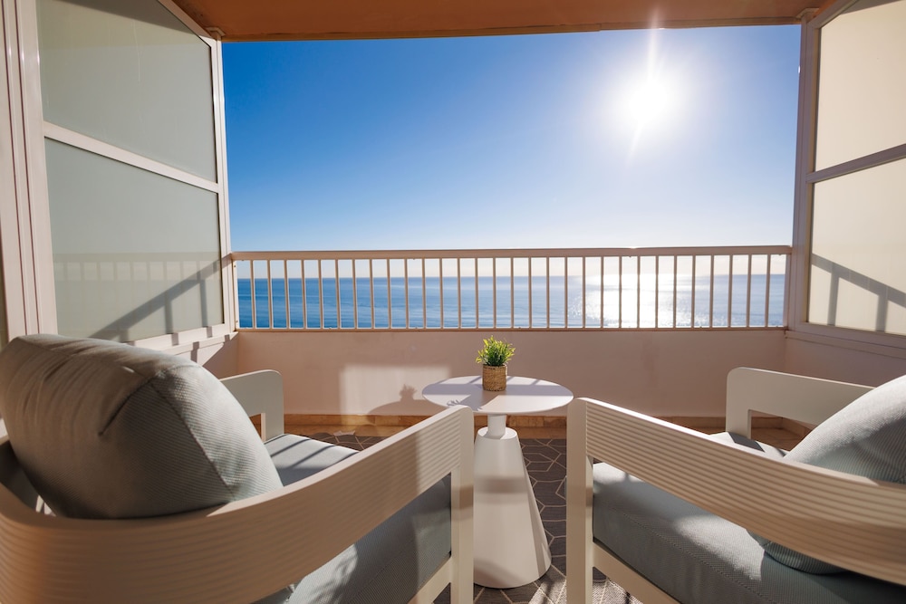 Aparthotel Jabega — Hotel rooms in Fuengirola, Andalusia