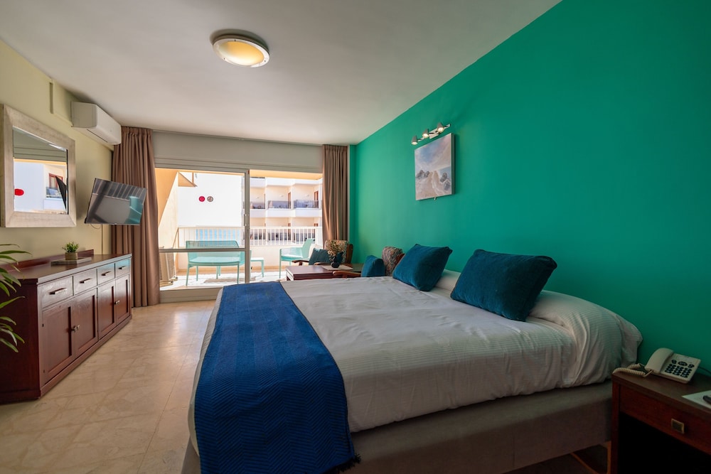 Aparthotel Jabega — Hotel rooms in Fuengirola, Andalusia