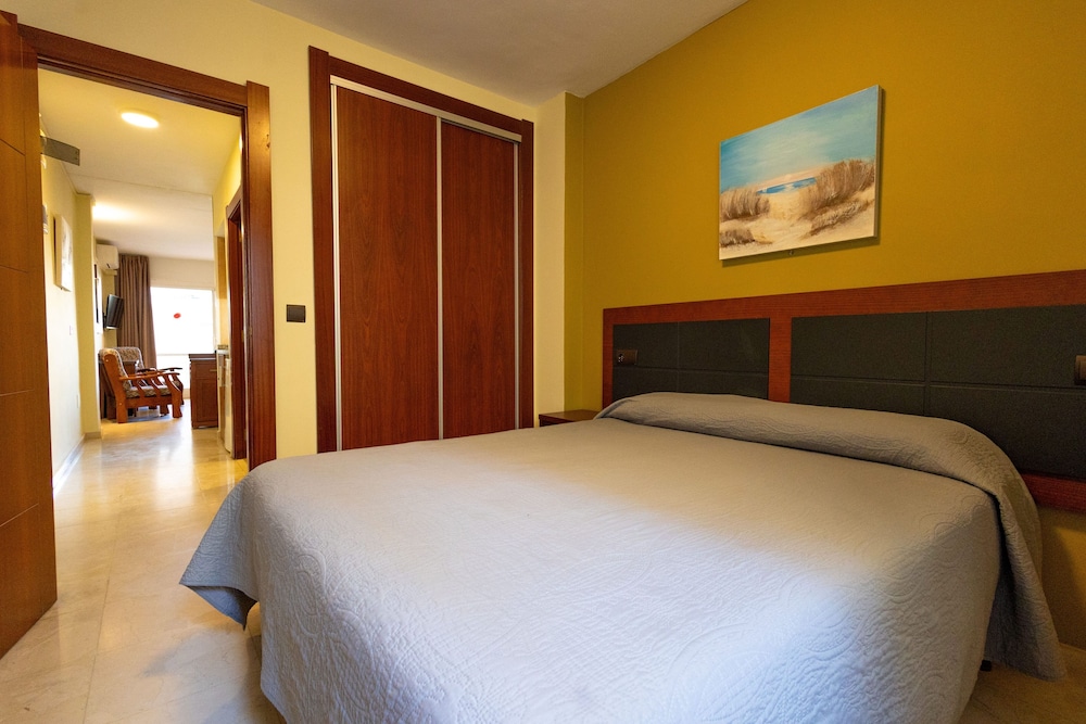 Aparthotel Jabega — Hotel rooms in Fuengirola, Andalusia