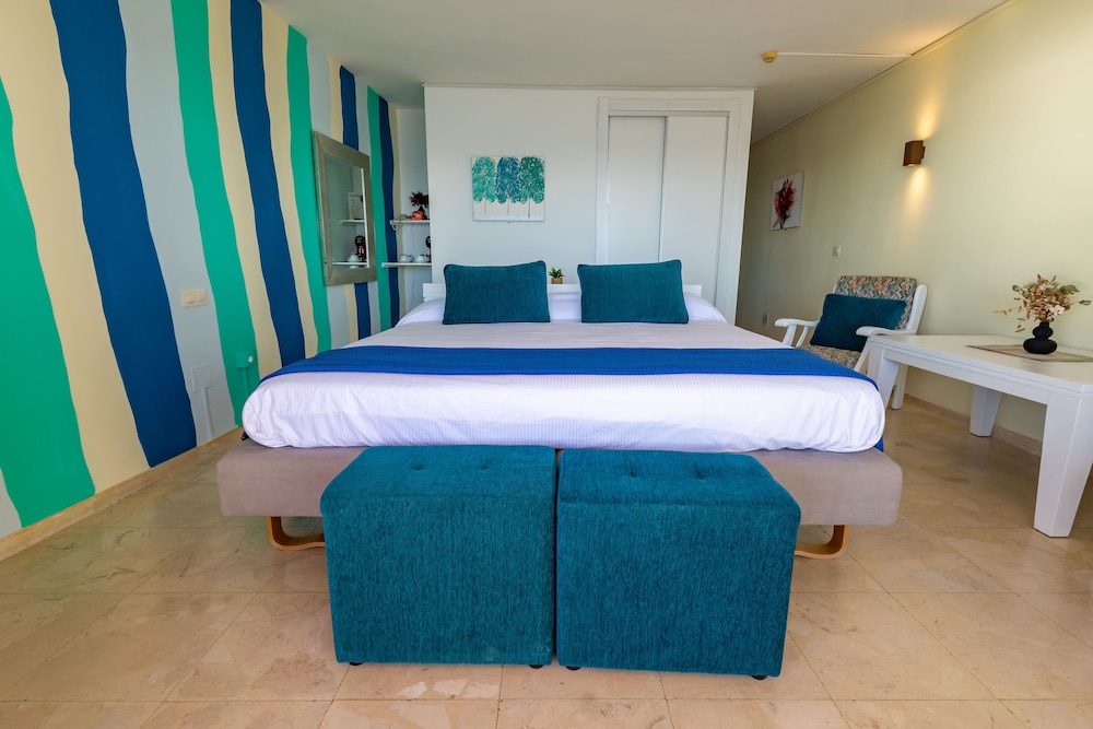 Aparthotel Jabega — Hotel rooms in Fuengirola, Andalusia