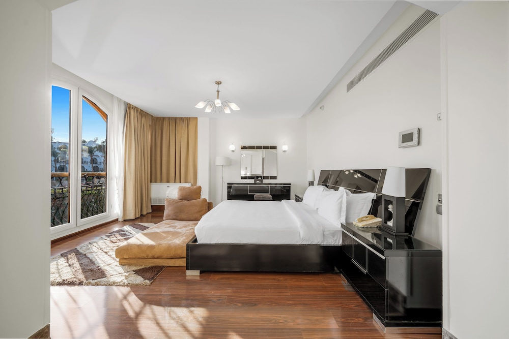 Royal Savoy Sharm El Sheikh — Hotel rooms in Sharm El Sheikh, Red Sea