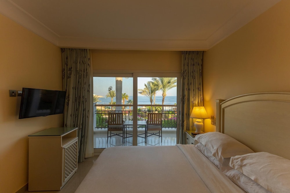Royal Savoy Sharm El Sheikh — Hotel rooms in Sharm El Sheikh, Red Sea