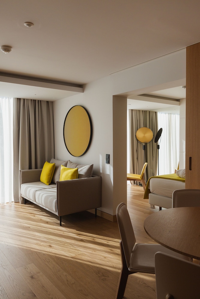 Lumen Hotel & The Lisbon Light Show — Hotel rooms in Lisbon, Lisboa
