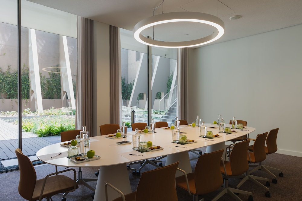 Lumen Hotel & The Lisbon Light Show — Restaurant & bars in Lisbon, Lisboa