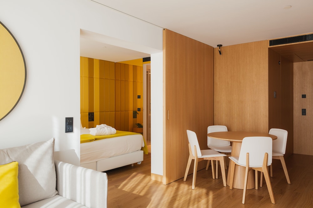 Lumen Hotel & The Lisbon Light Show — Hotel rooms in Lisbon, Lisboa