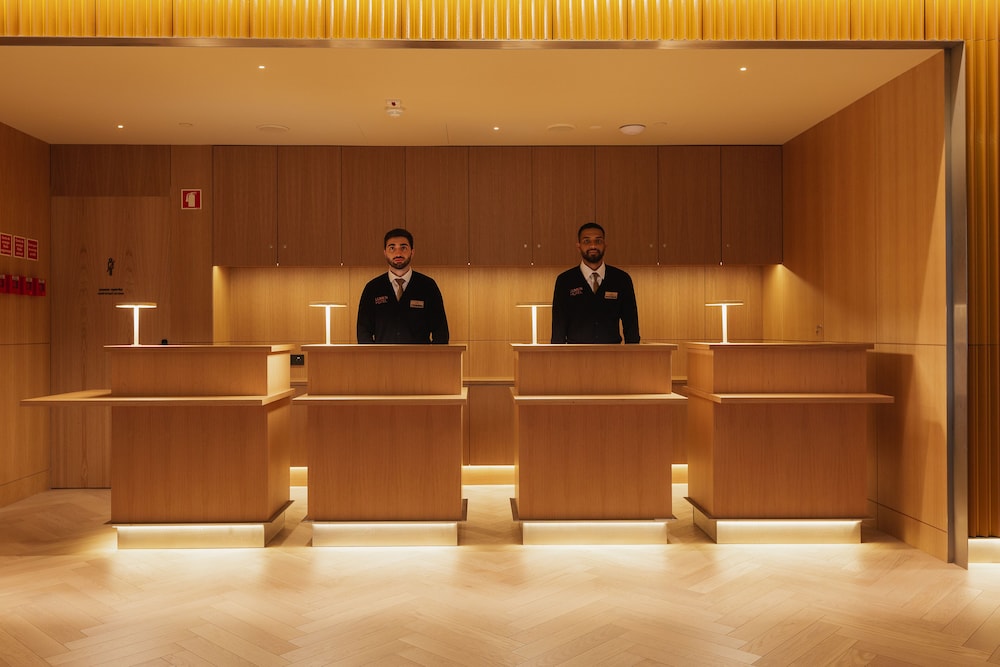 Lumen Hotel & The Lisbon Light Show — Hotel building in Lisbon, Lisboa