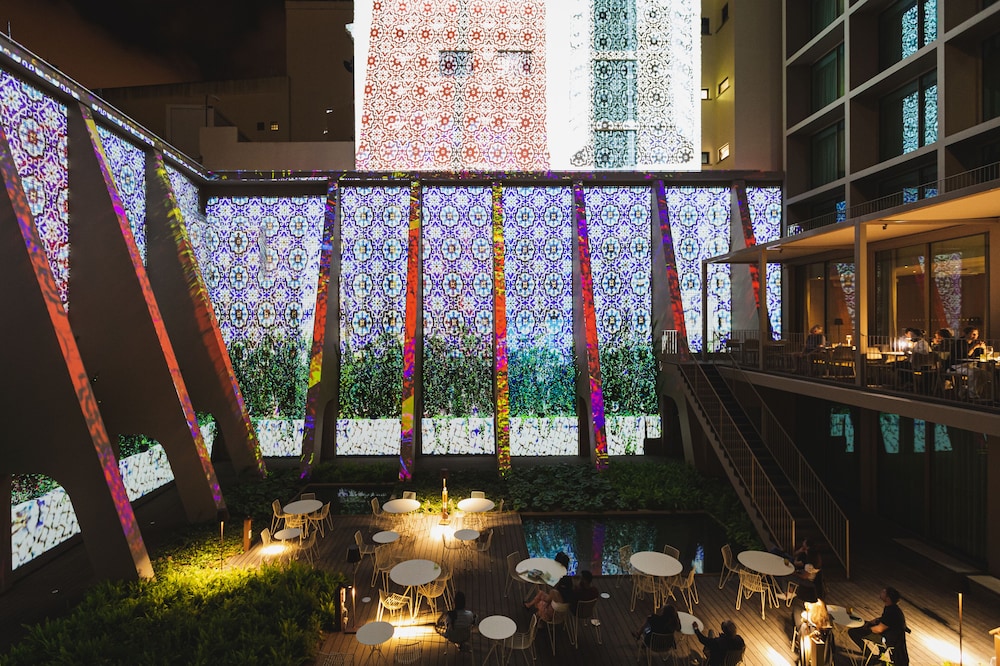 Lumen Hotel & The Lisbon Light Show — Hotel building in Lisbon, Lisboa