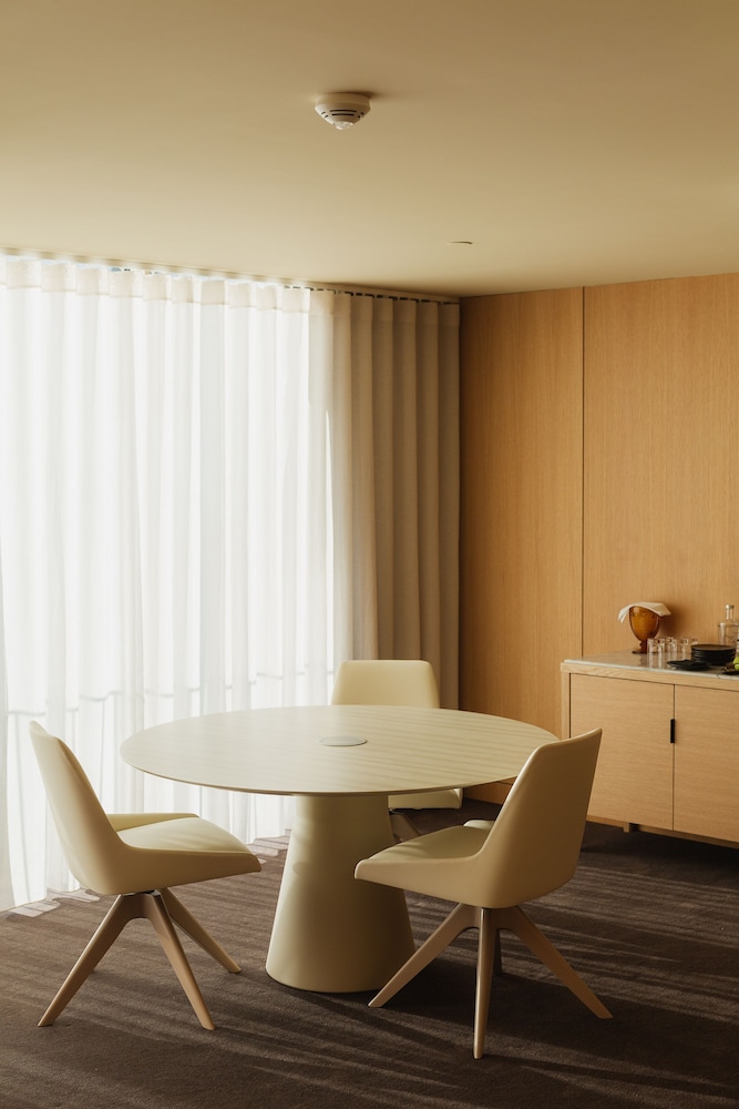 Lumen Hotel & The Lisbon Light Show — Hotel rooms in Lisbon, Lisboa