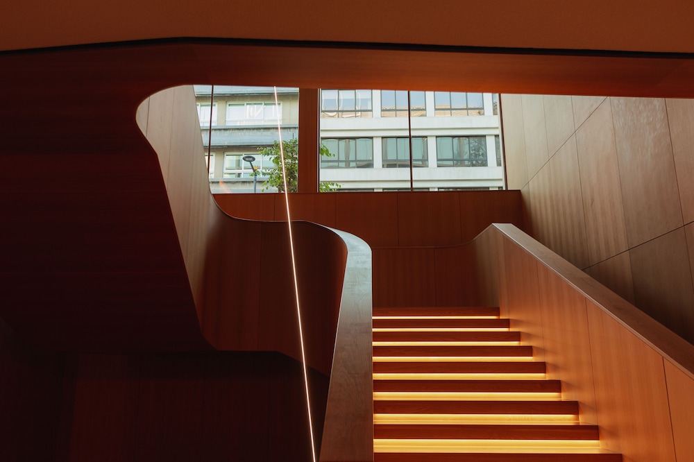 Lumen Hotel & The Lisbon Light Show — Hotel building in Lisbon, Lisboa