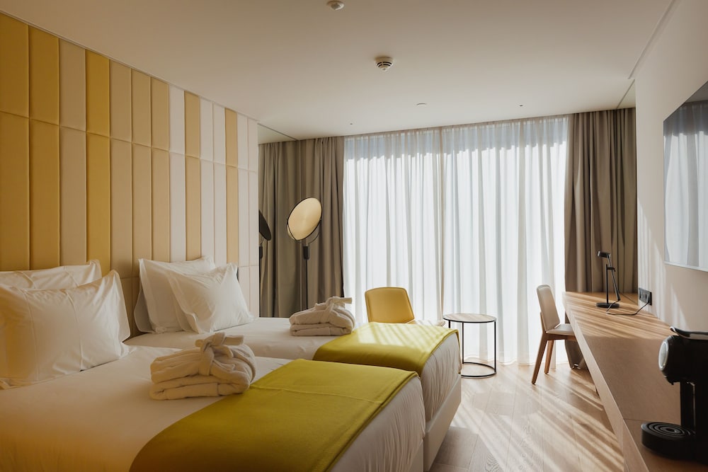 Lumen Hotel & The Lisbon Light Show — Hotel rooms in Lisbon, Lisboa
