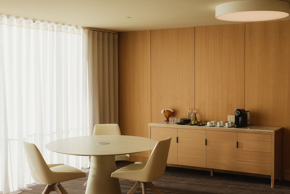 Lumen Hotel & The Lisbon Light Show — Hotel rooms in Lisbon, Lisboa