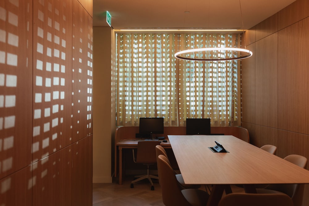 Lumen Hotel & The Lisbon Light Show — Hotel building in Lisbon, Lisboa