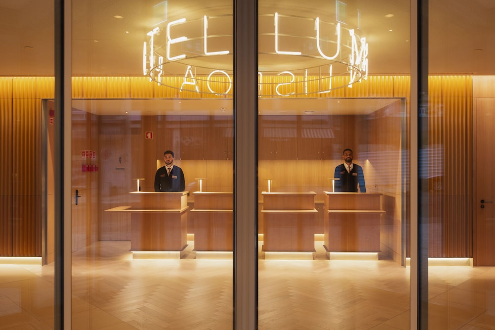 Lumen Hotel & The Lisbon Light Show — Hotel building in Lisbon, Lisboa