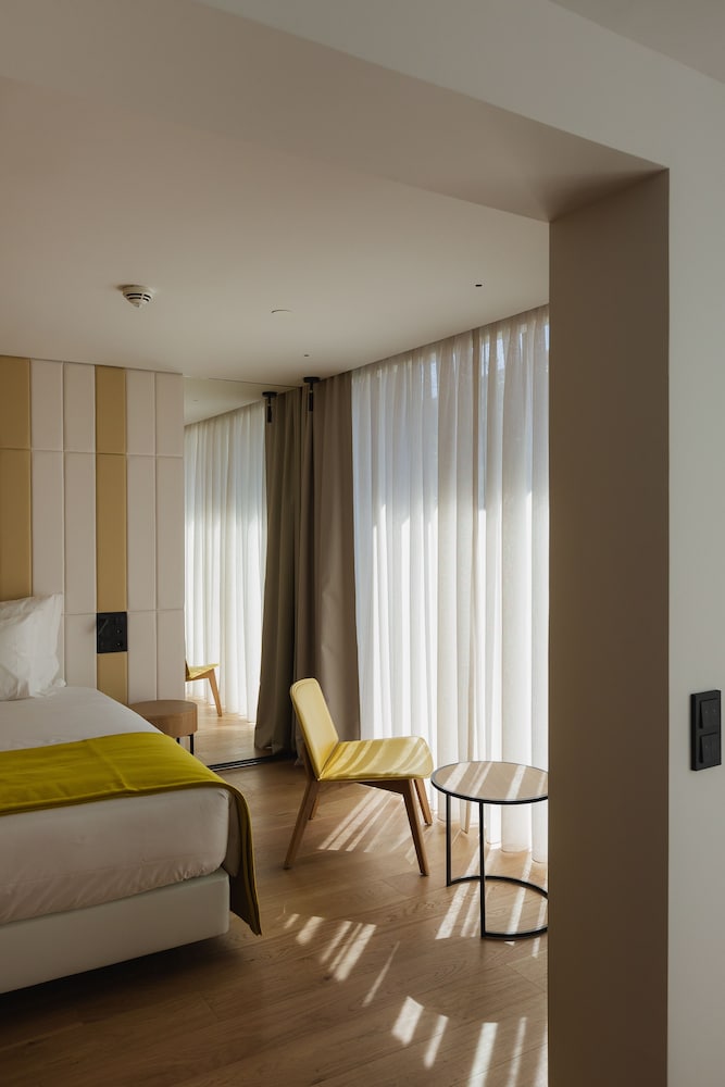 Lumen Hotel & The Lisbon Light Show — Hotel rooms in Lisbon, Lisboa