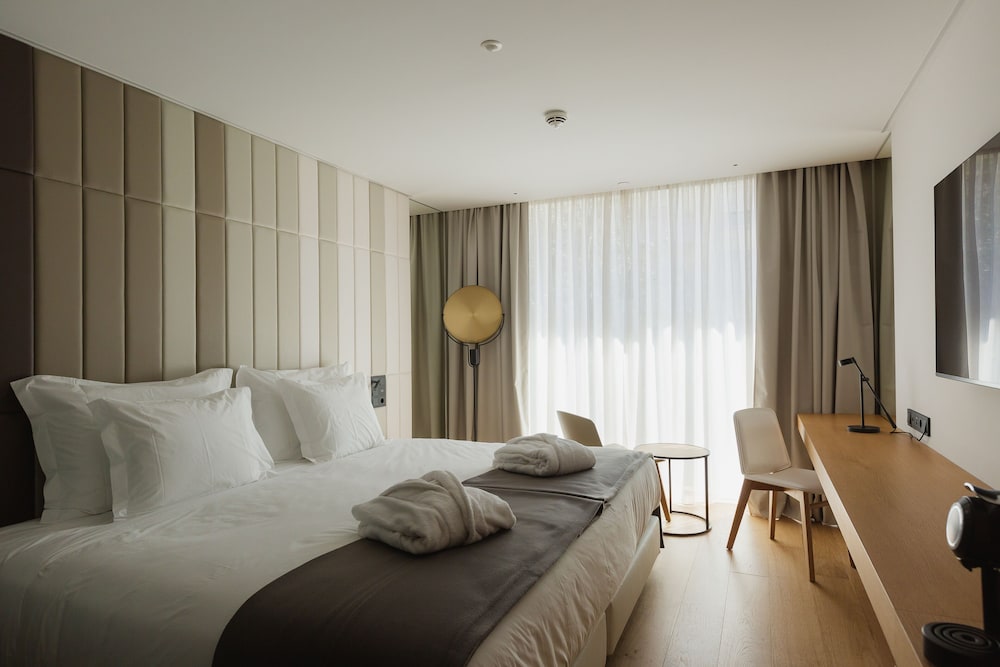 Lumen Hotel & The Lisbon Light Show — Hotel rooms in Lisbon, Lisboa