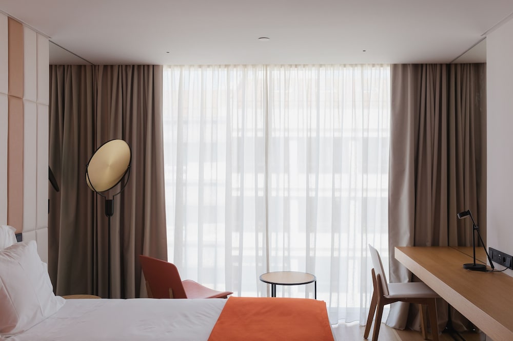 Lumen Hotel & The Lisbon Light Show — Hotel rooms in Lisbon, Lisboa