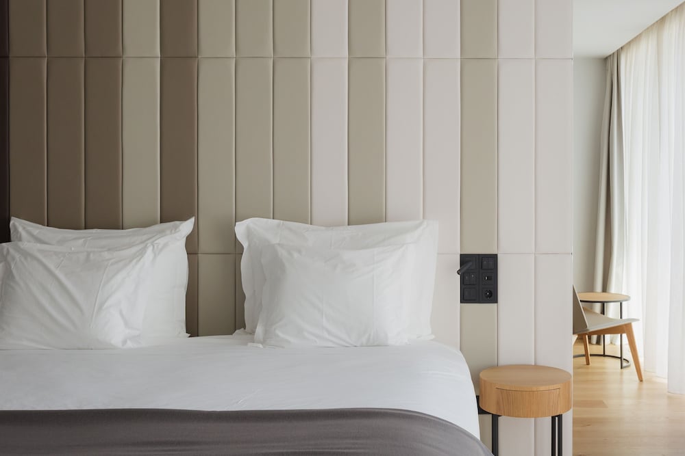 Lumen Hotel & The Lisbon Light Show — Hotel rooms in Lisbon, Lisboa