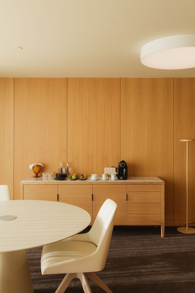 Lumen Hotel & The Lisbon Light Show — Hotel rooms in Lisbon, Lisboa
