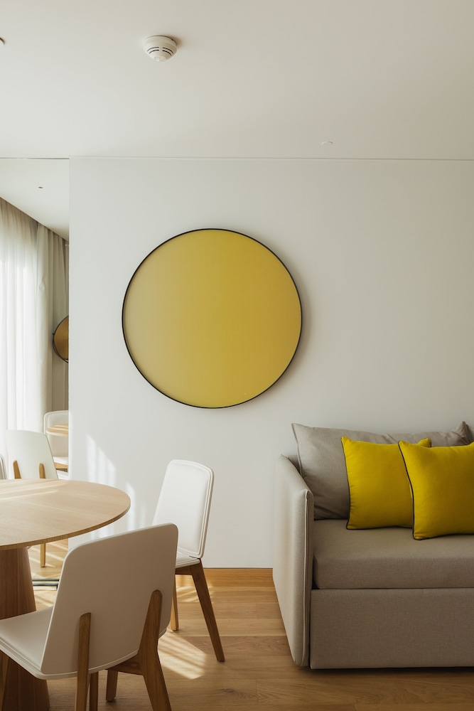 Lumen Hotel & The Lisbon Light Show — Hotel rooms in Lisbon, Lisboa