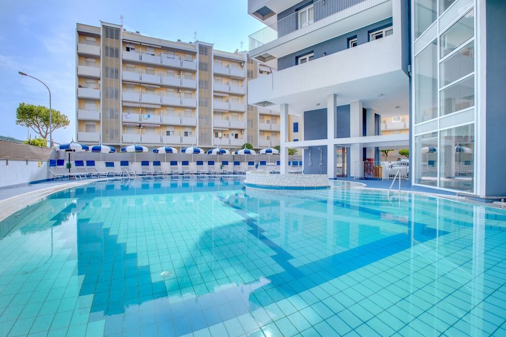 Hotel Ambassador - zdjęcie 2