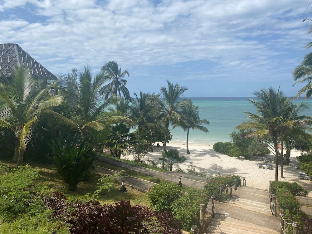 TOA Hotel & Spa Zanzibar — Beach in Kiwengwa, Zanzibar North