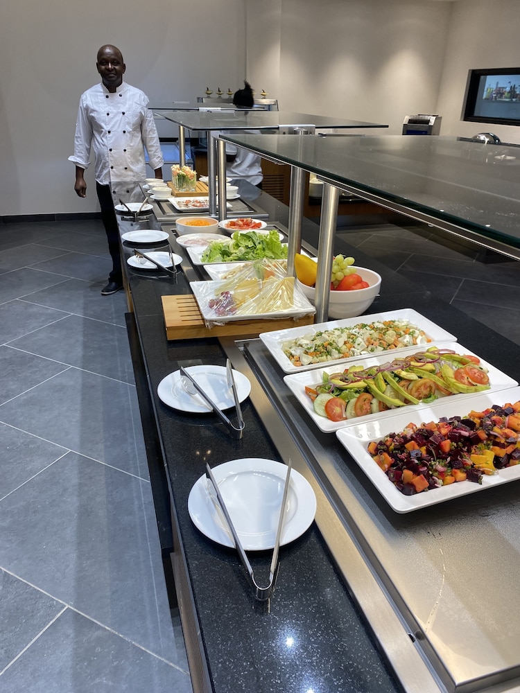 TOA Hotel & Spa Zanzibar — Restaurant & bars in Kiwengwa, Zanzibar North