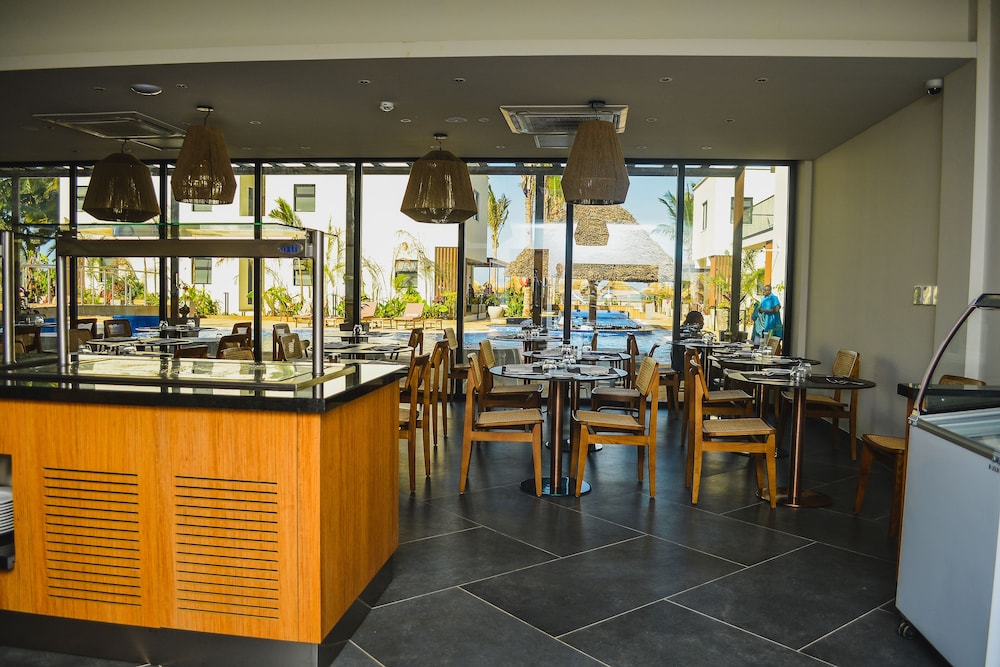 TOA Hotel & Spa Zanzibar — Restaurant & bars in Kiwengwa, Zanzibar North