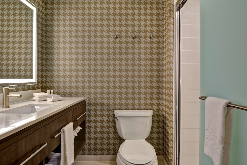 Home2 Suites by Hilton Orlando at Flamingo Crossings — Hotel rooms in Winter Garden, Florida