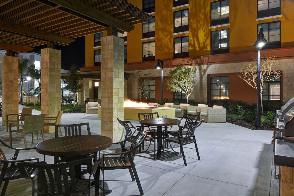 Home2 Suites by Hilton Orlando at Flamingo Crossings — Hotel building in Winter Garden, Florida