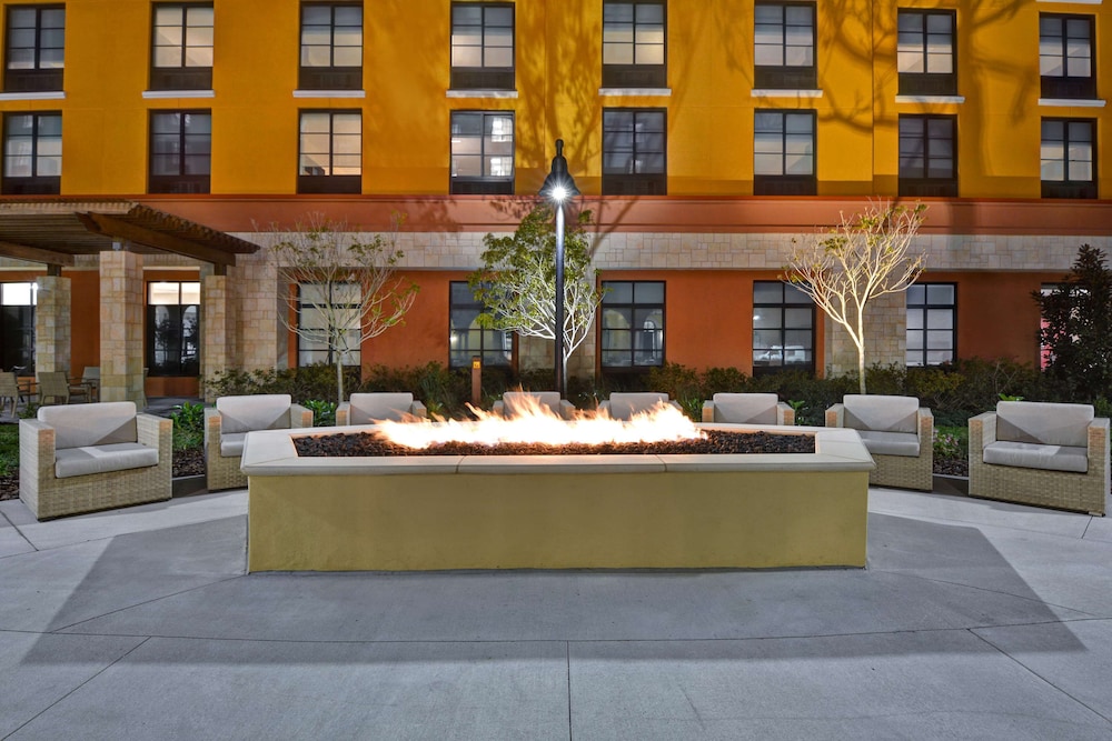 Home2 Suites by Hilton Orlando at Flamingo Crossings — Hotel building in Winter Garden, Florida
