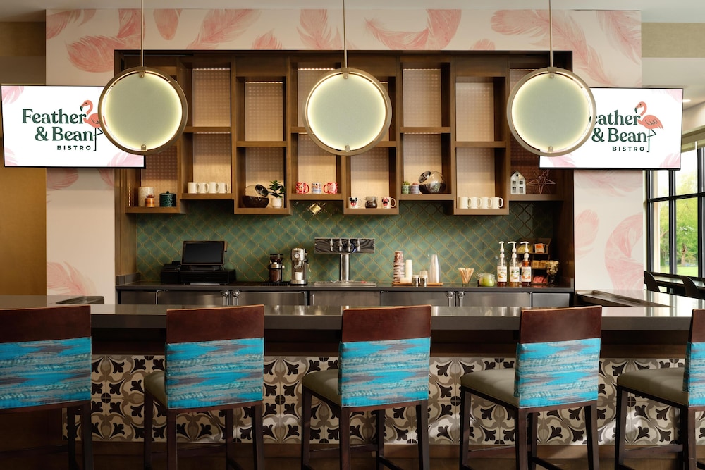 Home2 Suites by Hilton Orlando at Flamingo Crossings — Restaurant & bars in Winter Garden, Florida