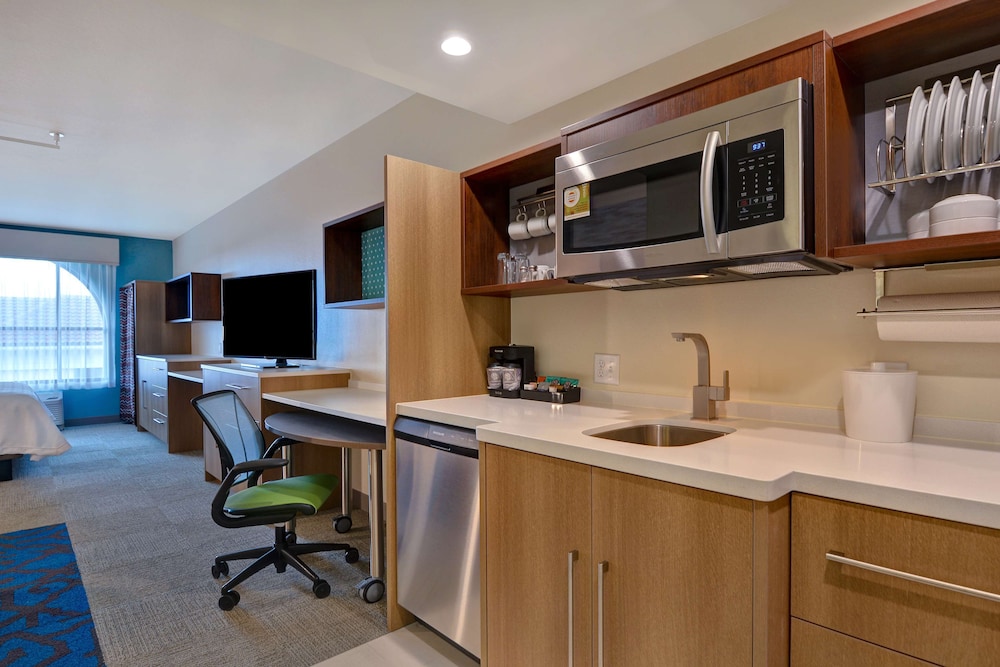 Home2 Suites by Hilton Orlando at Flamingo Crossings — Hotel rooms in Winter Garden, Florida