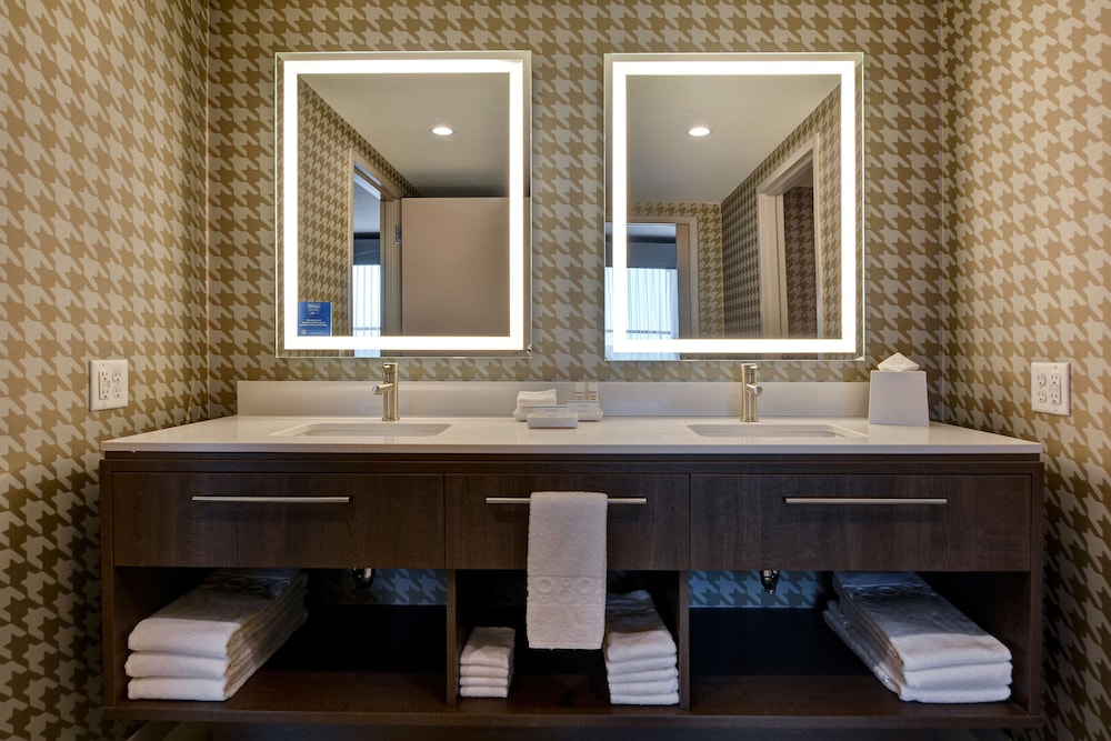 Home2 Suites by Hilton Orlando at Flamingo Crossings — Hotel rooms in Winter Garden, Florida