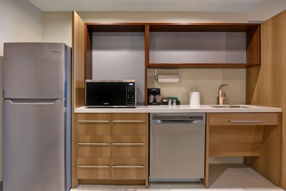 Home2 Suites by Hilton Orlando at Flamingo Crossings — Hotel rooms in Winter Garden, Florida