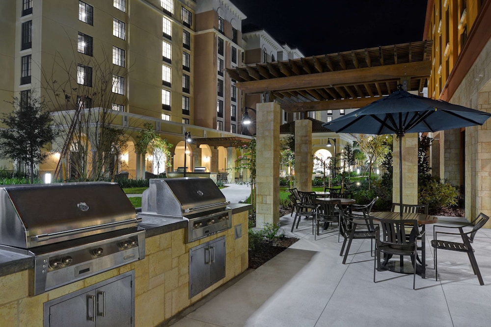 Home2 Suites by Hilton Orlando at Flamingo Crossings — Hotel building in Winter Garden, Florida