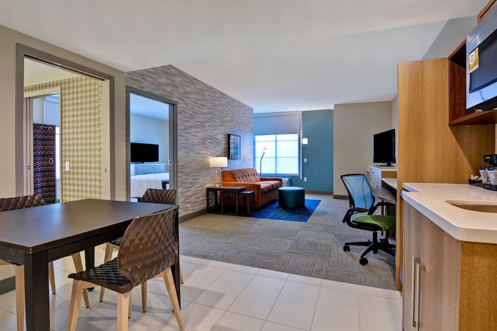 Home2 Suites by Hilton Orlando at Flamingo Crossings — Hotel rooms in Winter Garden, Florida