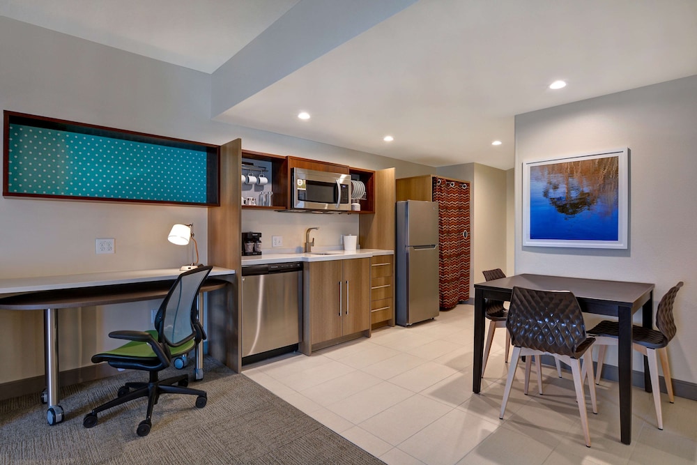 Home2 Suites by Hilton Orlando at Flamingo Crossings — Hotel rooms in Winter Garden, Florida