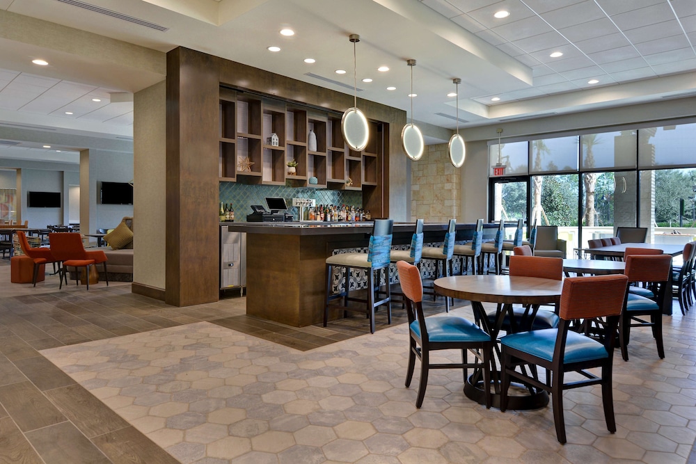 Home2 Suites by Hilton Orlando at Flamingo Crossings — Restaurant & bars in Winter Garden, Florida