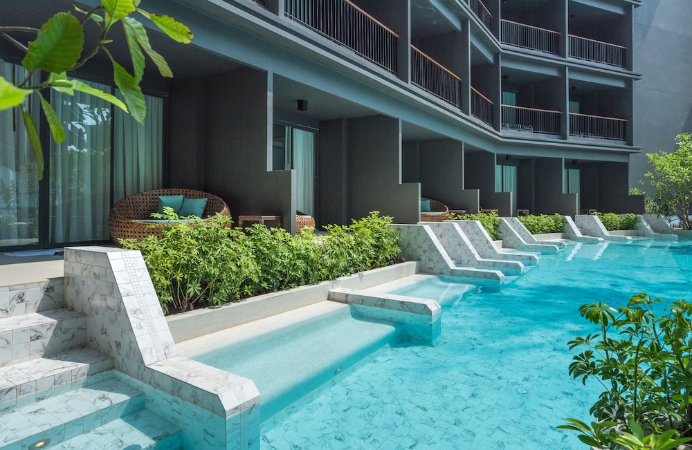 Panan Krabi Resort — Hotel building in Ao Nang, Krabi