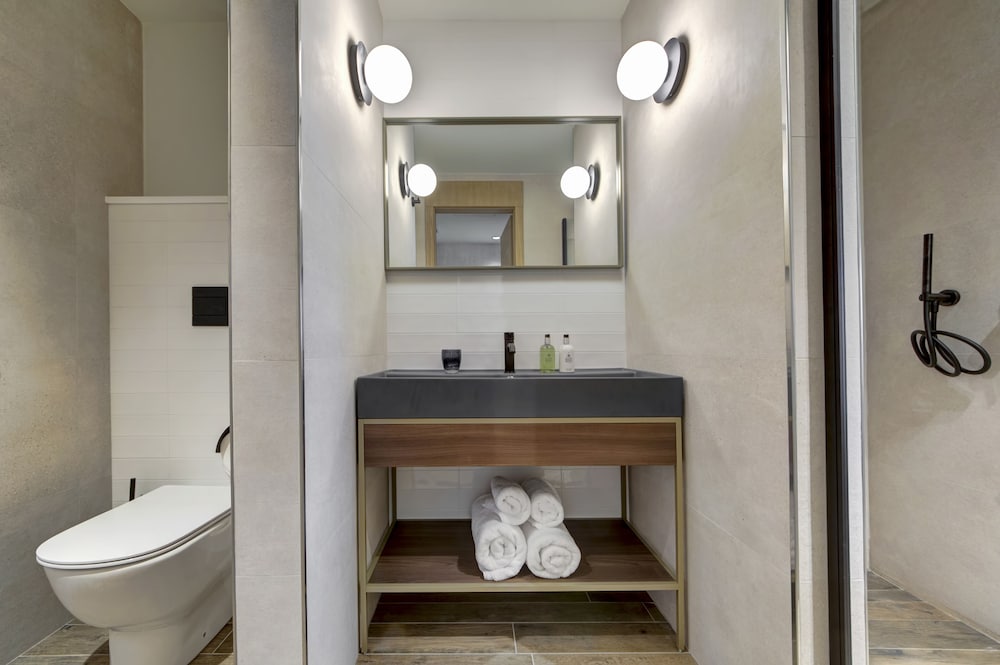 Land's End Boutique Hotel — Hotel rooms in Sliema, Malta Island