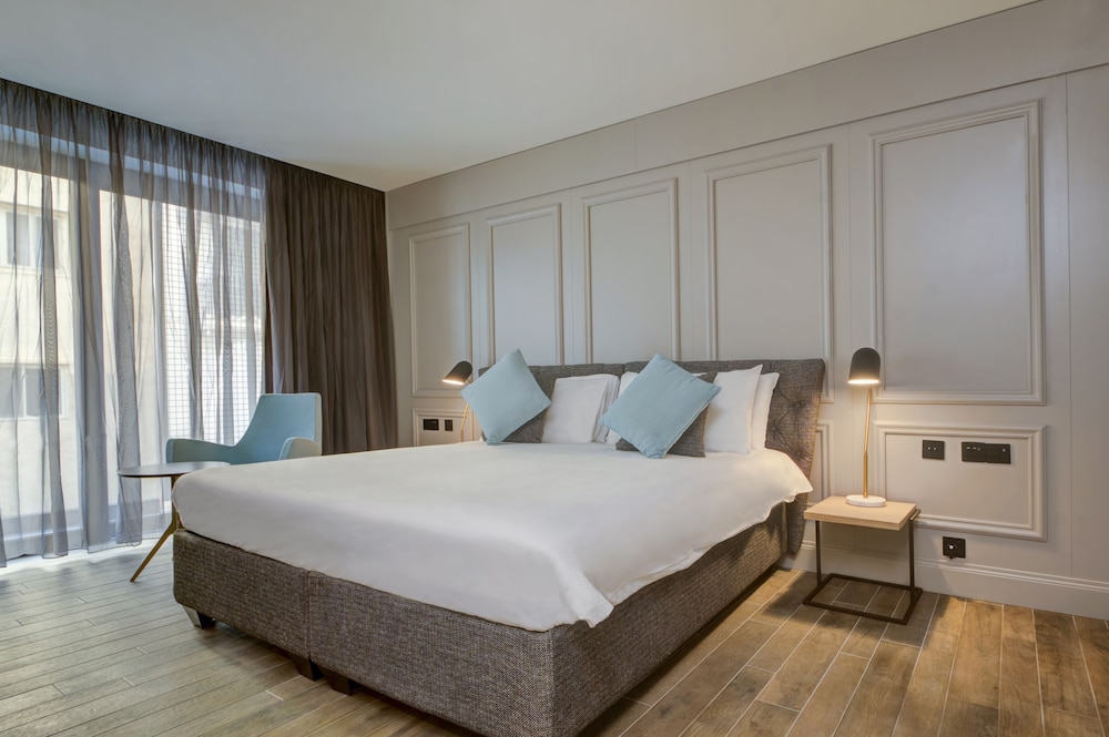 Land's End Boutique Hotel — Hotel rooms in Sliema, Malta Island