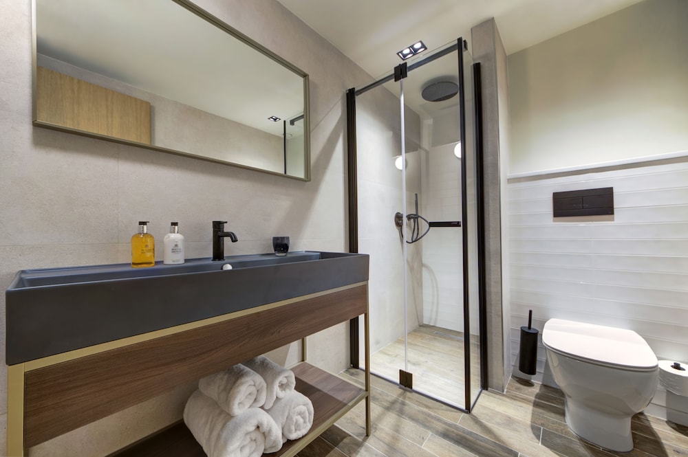 Land's End Boutique Hotel — Hotel rooms in Sliema, Malta Island