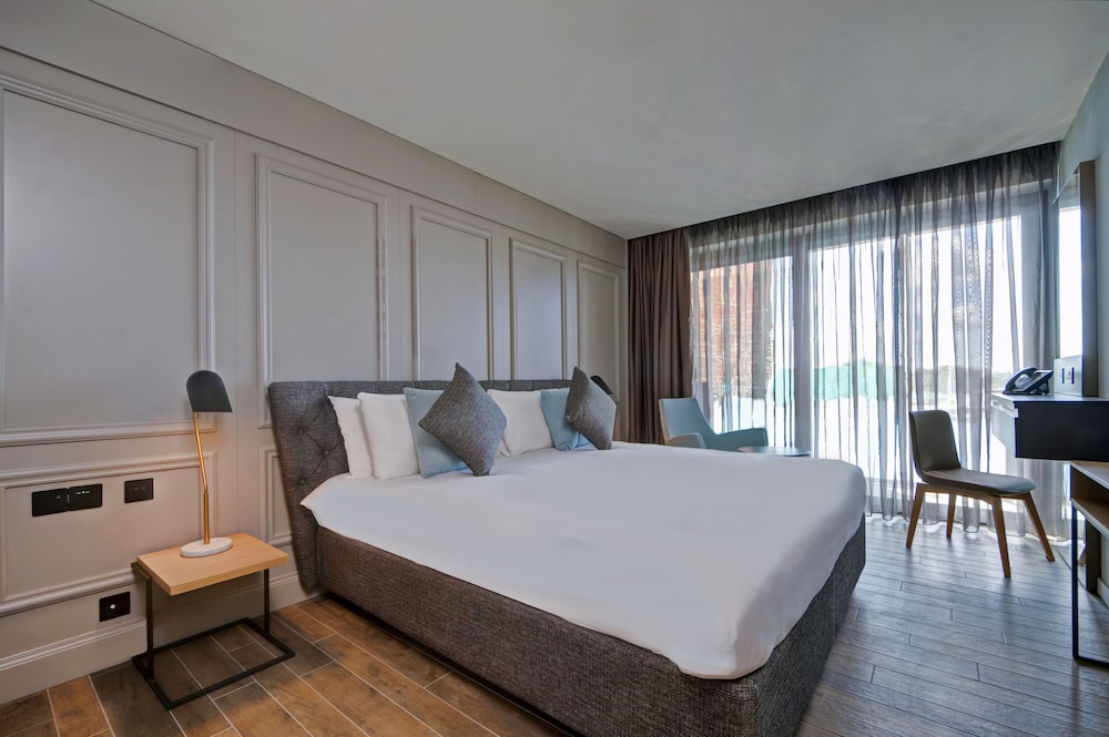 Land's End Boutique Hotel — Hotel rooms in Sliema, Malta Island