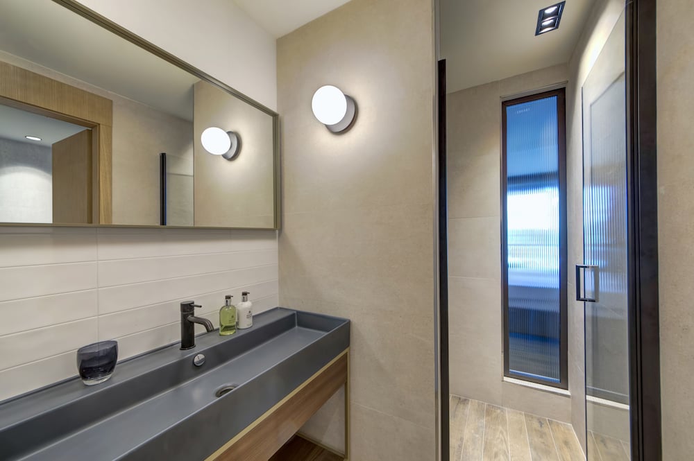 Land's End Boutique Hotel — Hotel rooms in Sliema, Malta Island