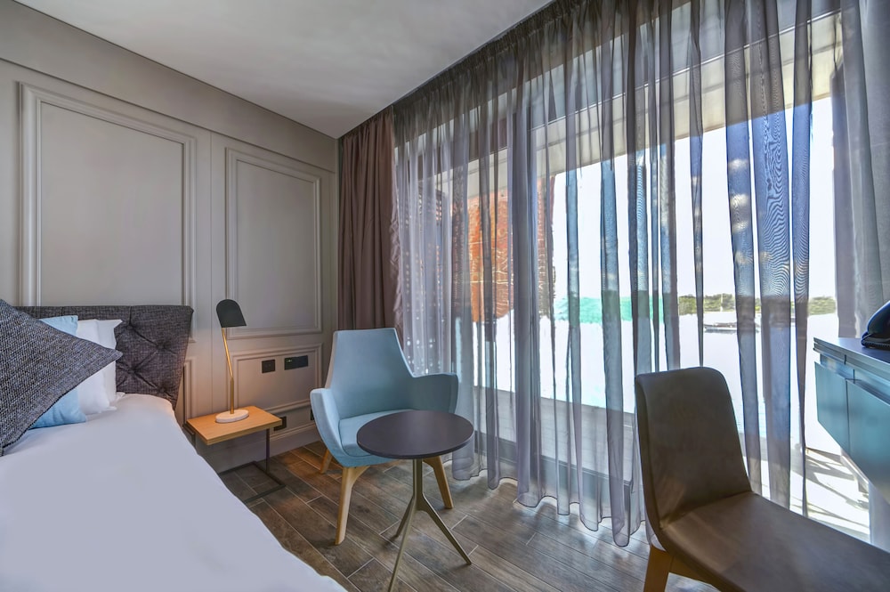 Land's End Boutique Hotel — Hotel rooms in Sliema, Malta Island