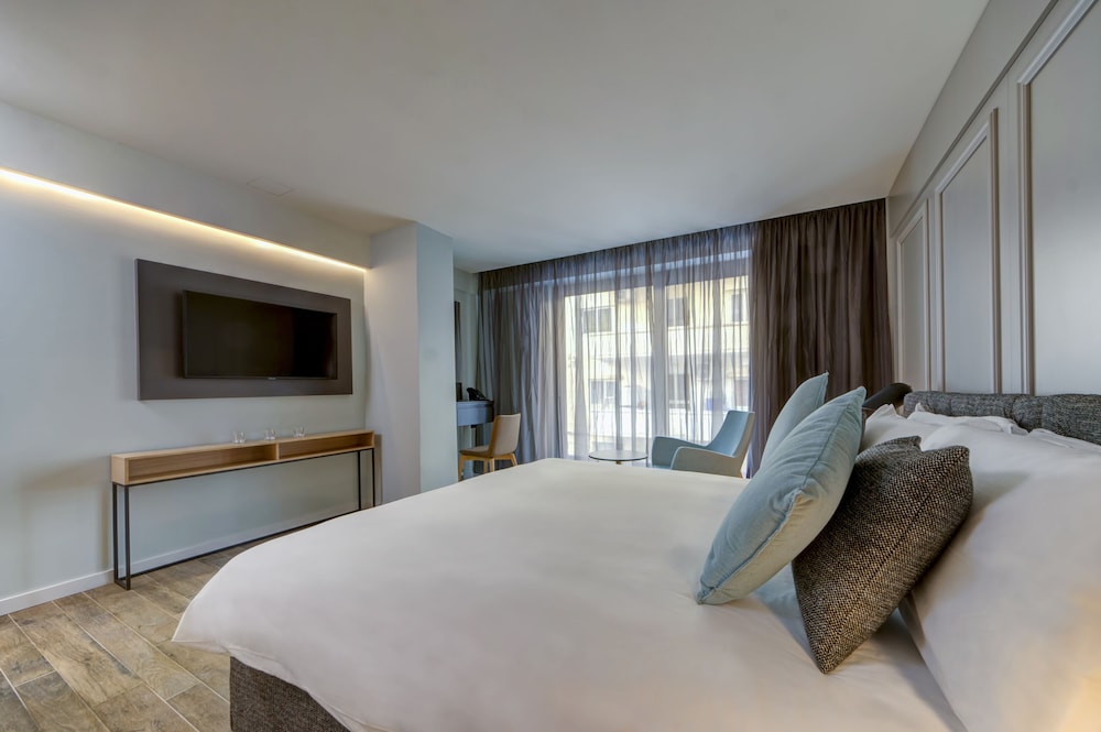 Land's End Boutique Hotel — Hotel rooms in Sliema, Malta Island