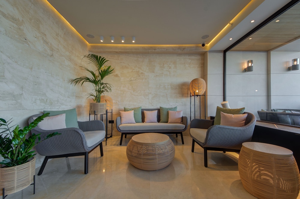 Land's End Boutique Hotel — Hotel building in Sliema, Malta Island
